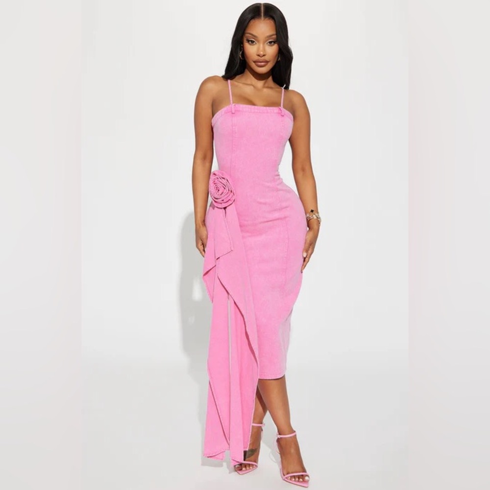 NWT. Fashion Nova “Rita Rosette” Denim Midi Dress In Pink.